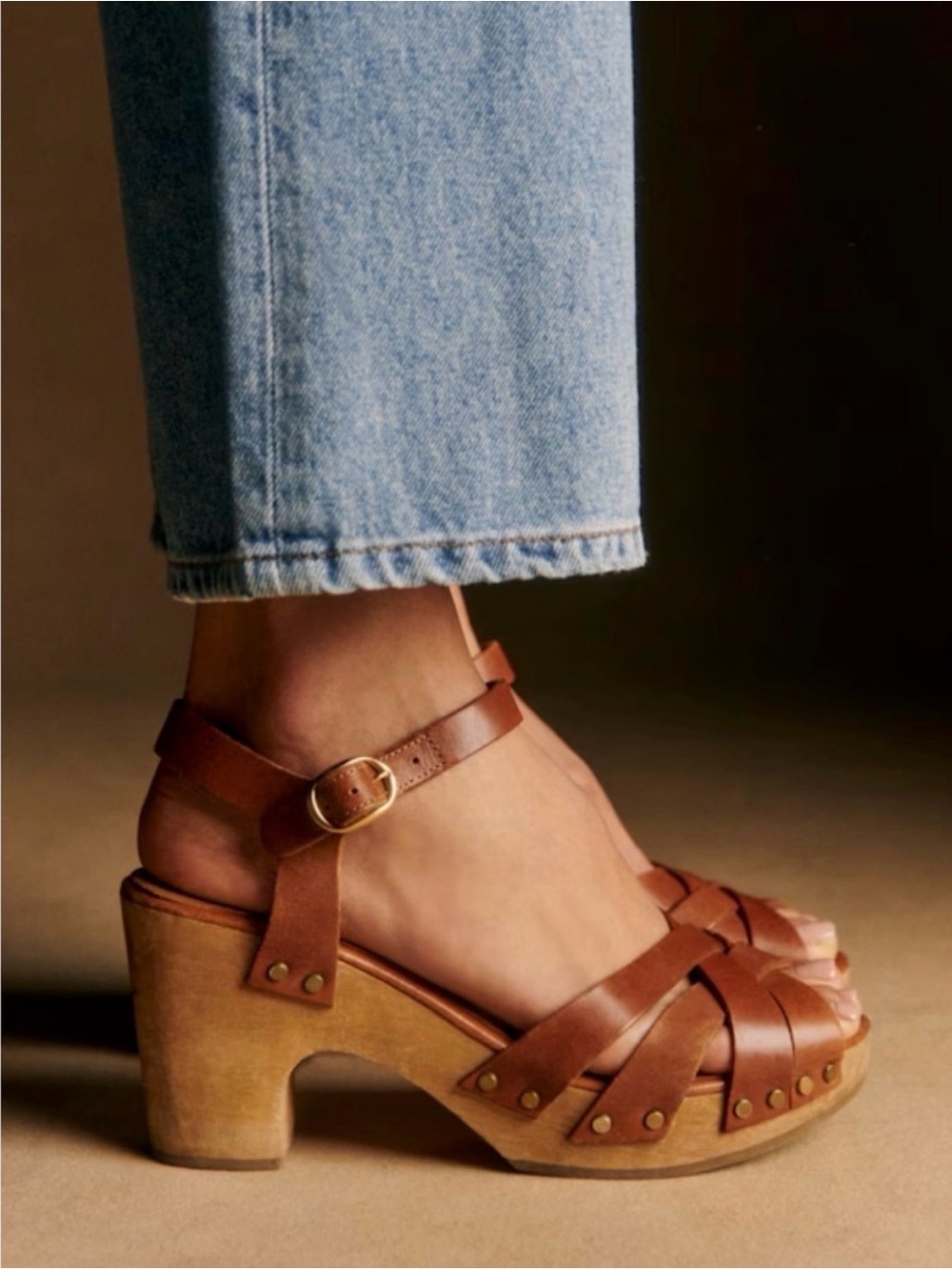 Sézane Isabelle Clogs Smooth Camel Leather Wooden Platform Sandals Brown 39 Shoe